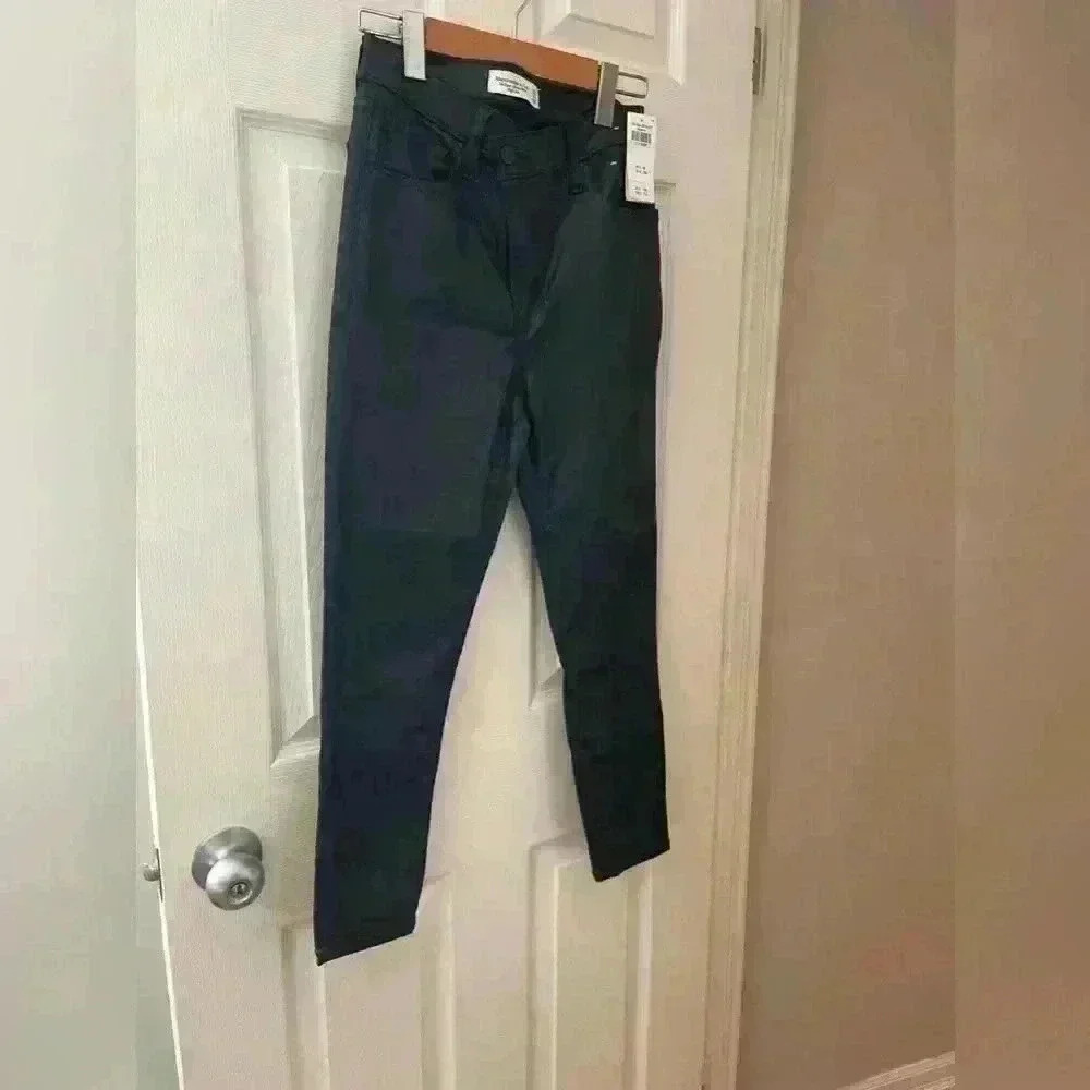 Abercrombie&Fitch super skinny ankle high rise pants  size 27 shiny waist detail